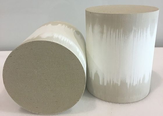 kopen High Catalyst Loading Three Way Catalytic Converter for IX35 Car Model with 300-800°C Temperature Range online vervaardiging