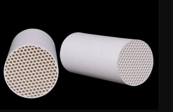 kopen 600 van de de Uitlaatkatalysator van Cpsi Ceramische van het de Auto's AutomobielUitlaatgas de Reinigingskatalysators online vervaardiging