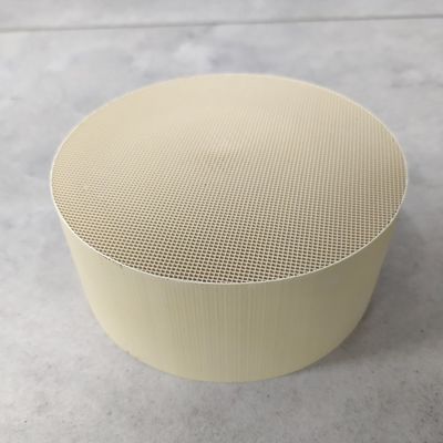 kopen De poreuze Ceramische Katalysator van de Platinamonoliet voor Dieselmotoreneuro 5 V online vervaardiging