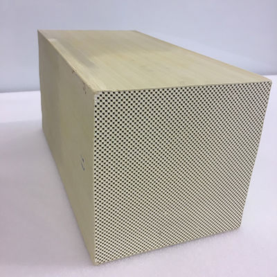 SIC van de Katalysatordpf van het Siliciumcarbide van de de Filter de Euro Auto van de de Delen Lage Coëfficiënt Thermische Uitbreiding